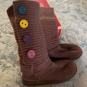 Girls Ugg’s sweater boots. Size 4, brown